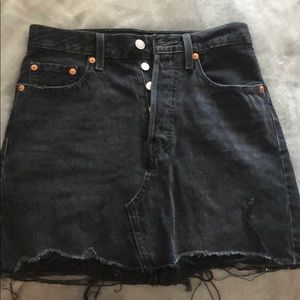Levi’s black denim mini skirt